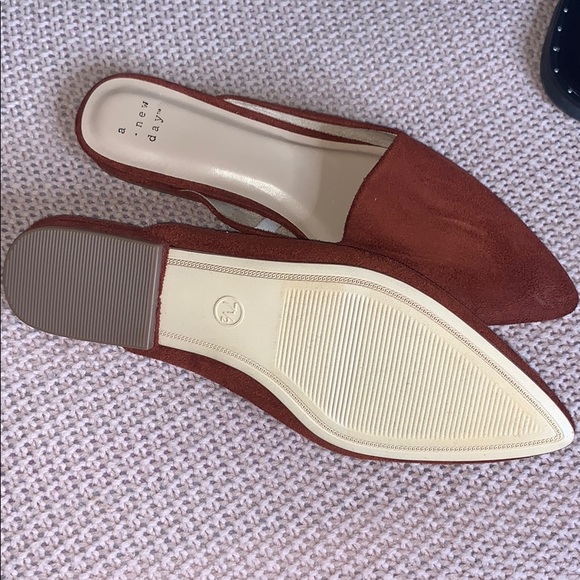 Sandals - Picture 2 of 2